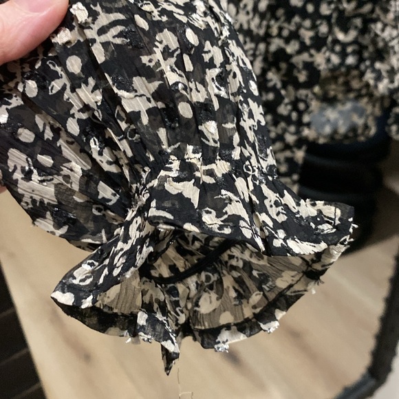 Bishop & Young Ruffle Print Top - Picture 6 of 7